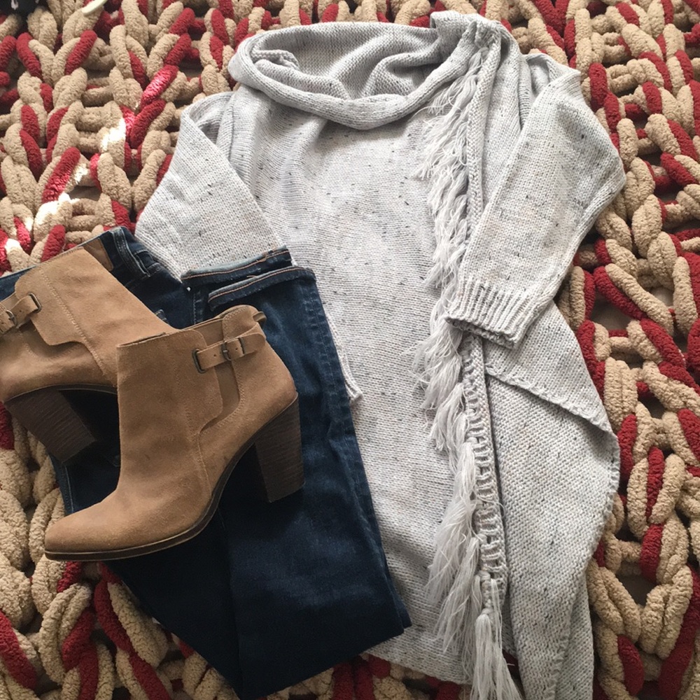 Boutique wrap gray sweater
